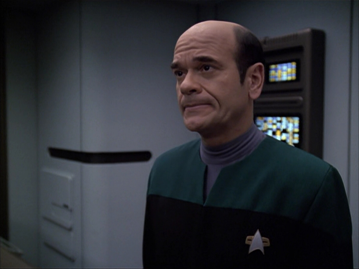 extant_StarTrek_VOY_6x04-TinkerTenorDoctorSpy_01380.jpg