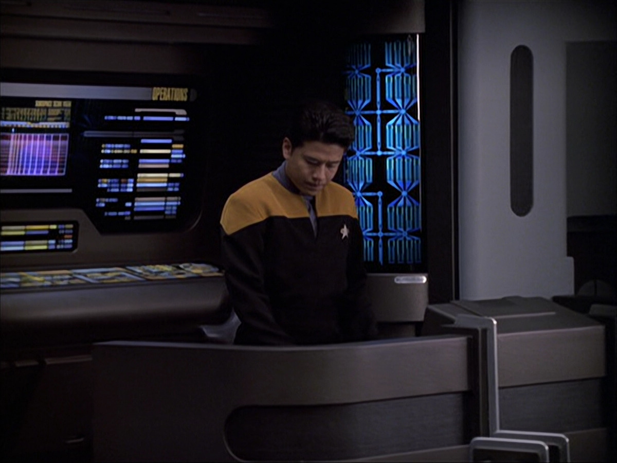 extant_StarTrek_VOY_6x04-TinkerTenorDoctorSpy_01395.jpg