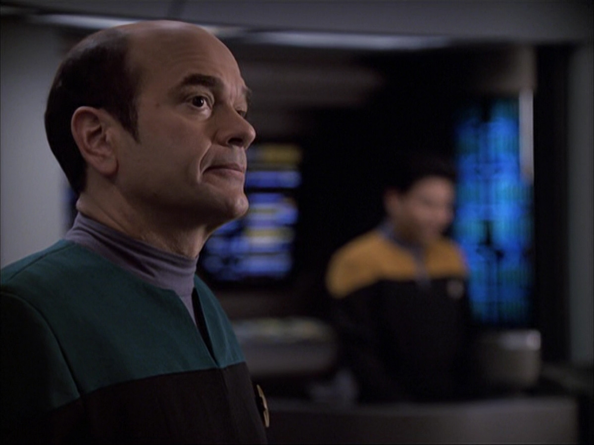 extant_StarTrek_VOY_6x04-TinkerTenorDoctorSpy_01399.jpg