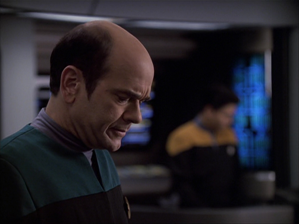 extant_StarTrek_VOY_6x04-TinkerTenorDoctorSpy_01404.jpg