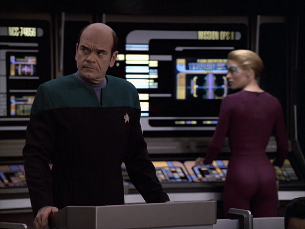 extant_StarTrek_VOY_6x04-TinkerTenorDoctorSpy_01421.jpg