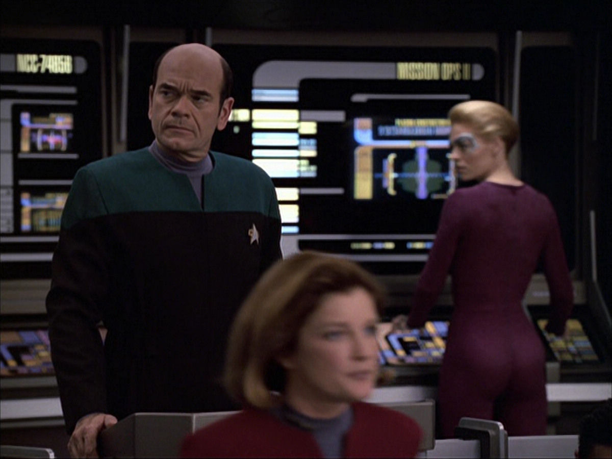 extant_StarTrek_VOY_6x04-TinkerTenorDoctorSpy_01423.jpg