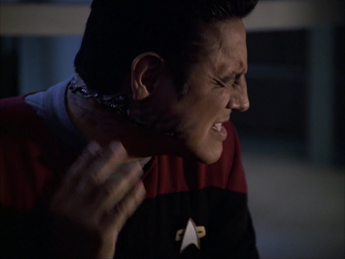 extant_StarTrek_VOY_6x04-TinkerTenorDoctorSpy_01451.jpg