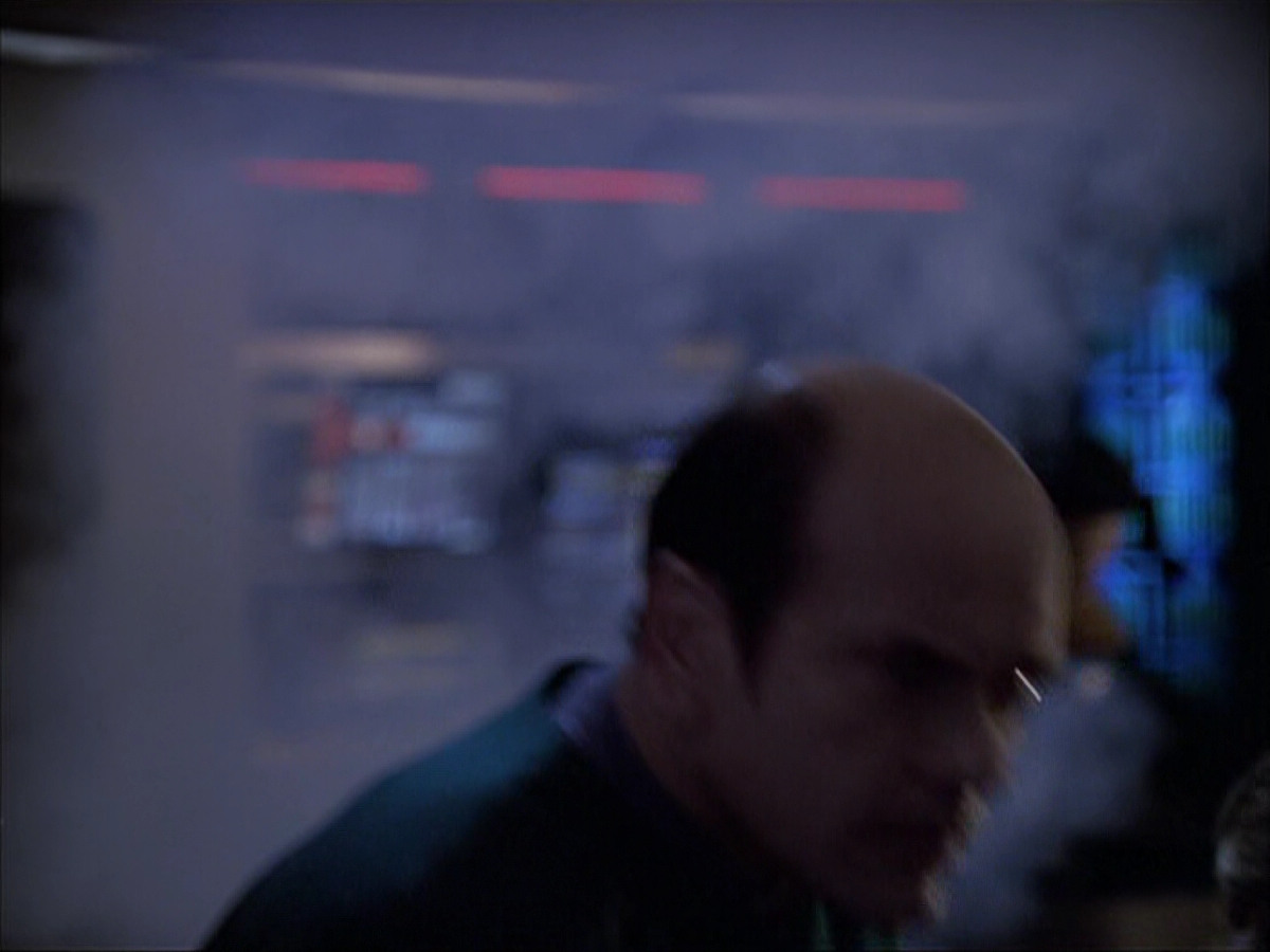 extant_StarTrek_VOY_6x04-TinkerTenorDoctorSpy_01463.jpg