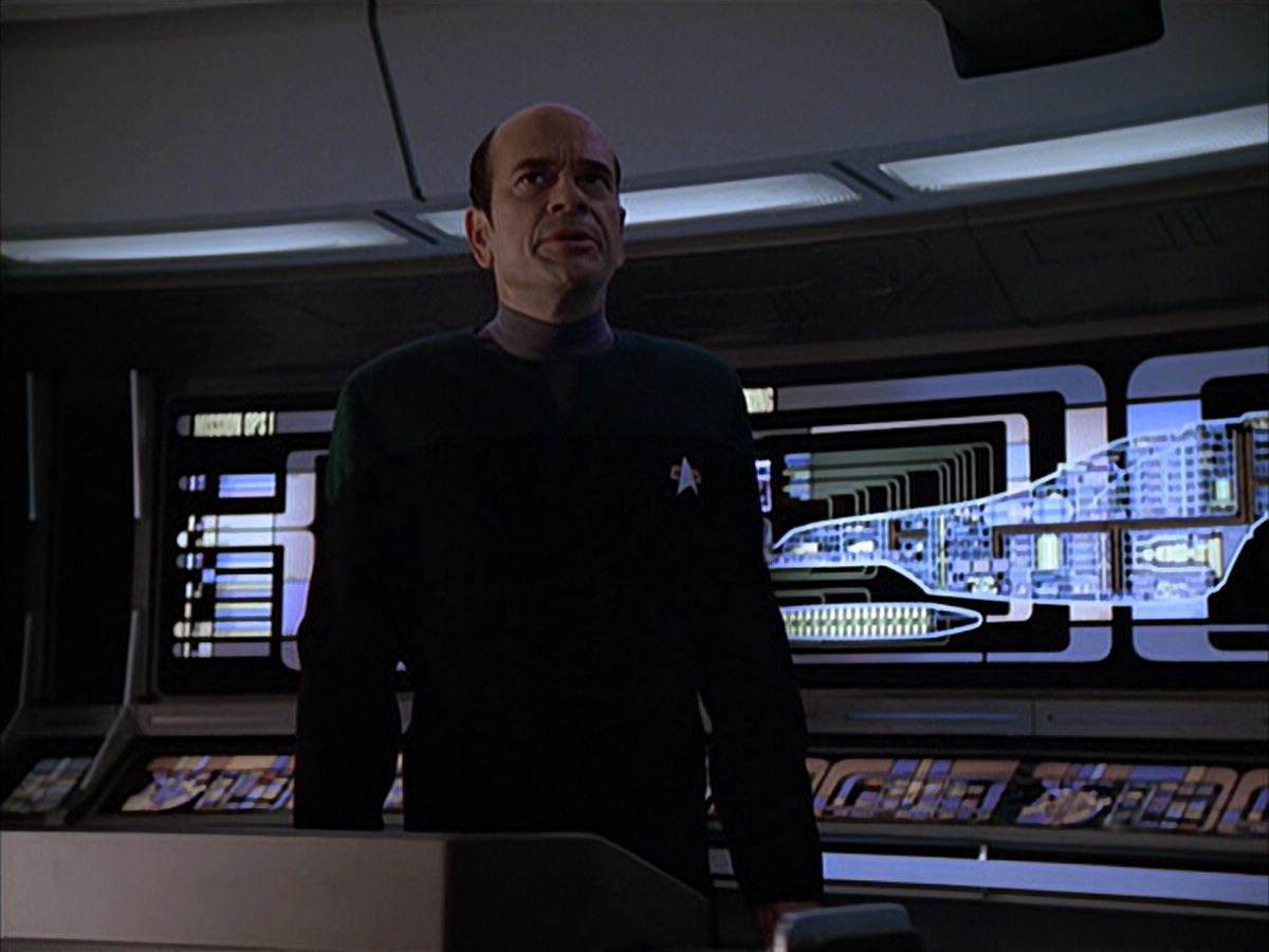 extant_StarTrek_VOY_6x04-TinkerTenorDoctorSpy_01469.jpg