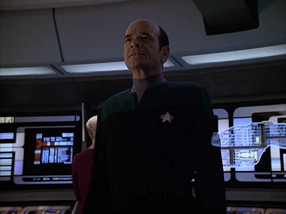 extant_StarTrek_VOY_6x04-TinkerTenorDoctorSpy_01471.jpg