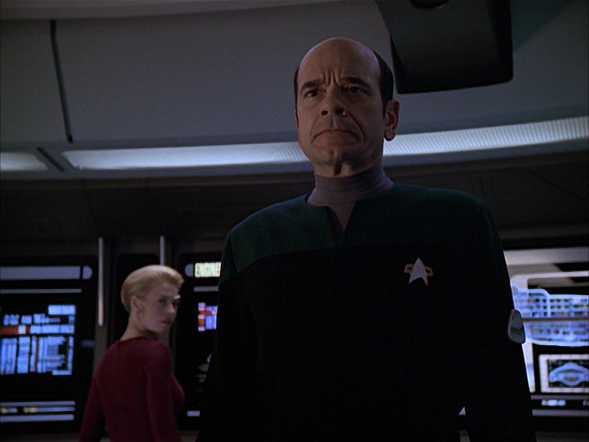 extant_StarTrek_VOY_6x04-TinkerTenorDoctorSpy_01474.jpg