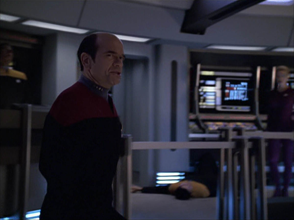 extant_StarTrek_VOY_6x04-TinkerTenorDoctorSpy_01489.jpg
