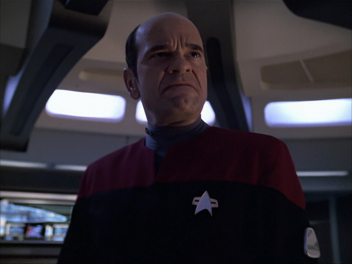 extant_StarTrek_VOY_6x04-TinkerTenorDoctorSpy_01495.jpg