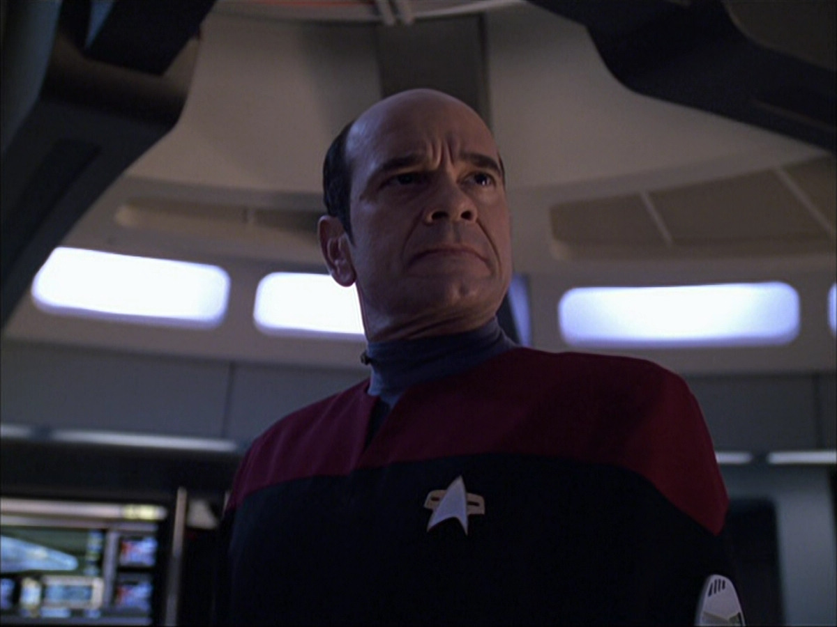 extant_StarTrek_VOY_6x04-TinkerTenorDoctorSpy_01497.jpg