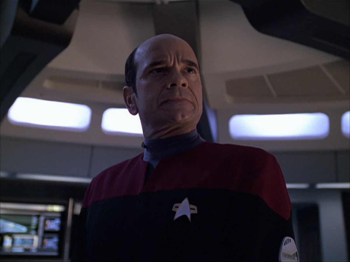 extant_StarTrek_VOY_6x04-TinkerTenorDoctorSpy_01501.jpg