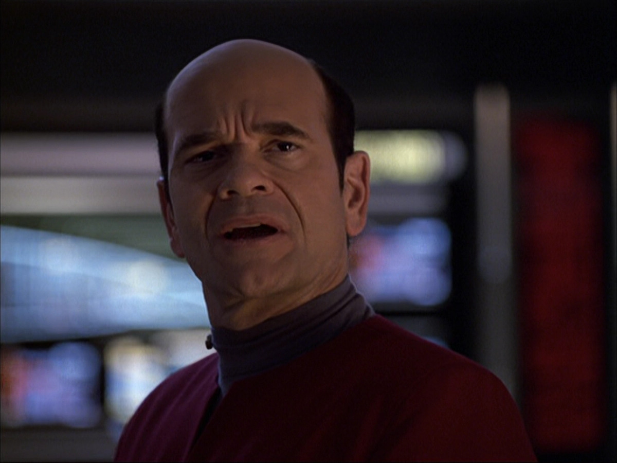 extant_StarTrek_VOY_6x04-TinkerTenorDoctorSpy_01515.jpg