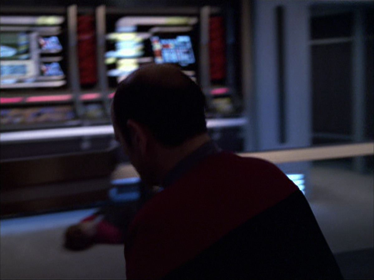 extant_StarTrek_VOY_6x04-TinkerTenorDoctorSpy_01539.jpg