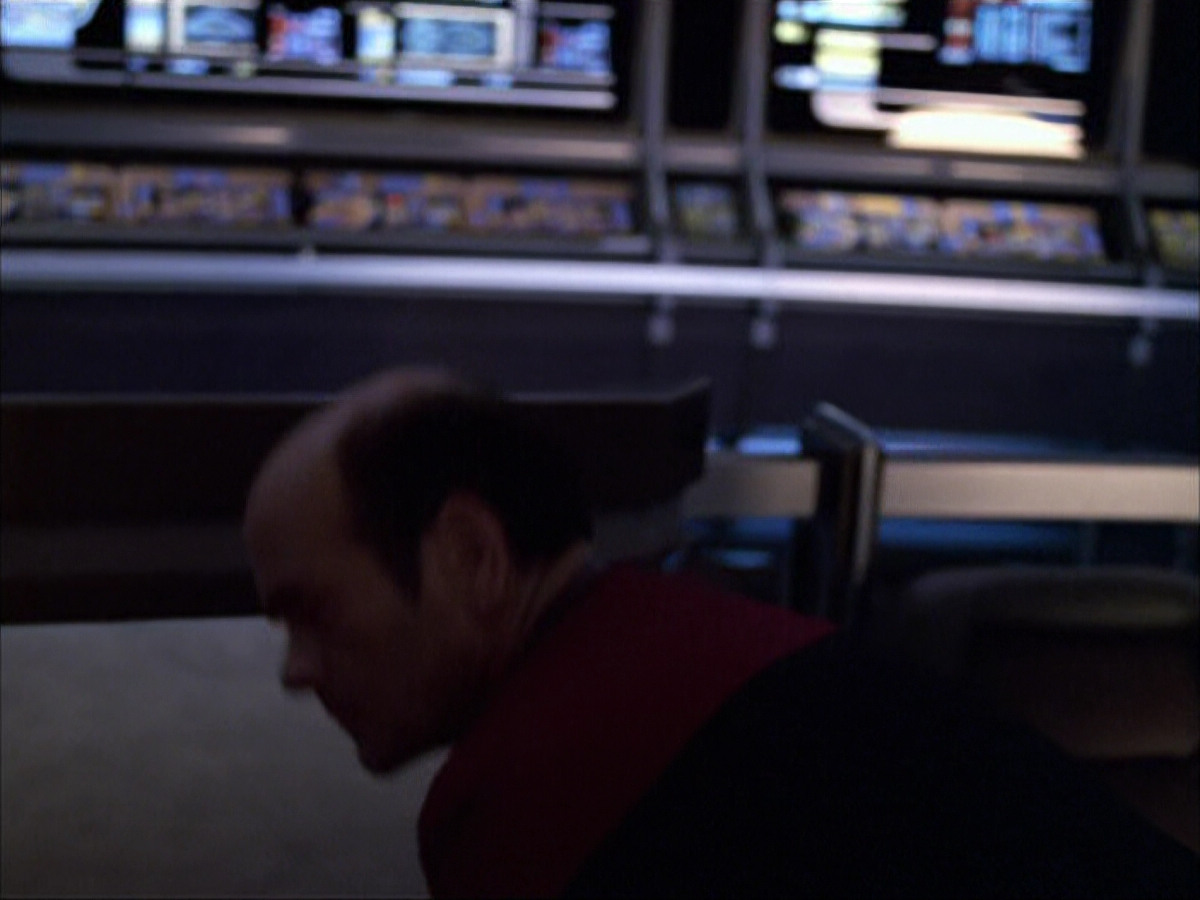extant_StarTrek_VOY_6x04-TinkerTenorDoctorSpy_01540.jpg
