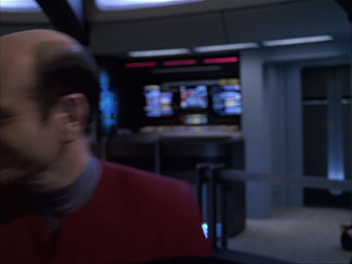 extant_StarTrek_VOY_6x04-TinkerTenorDoctorSpy_01556.jpg