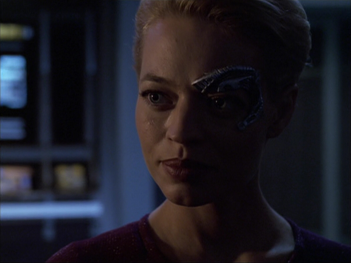 extant_StarTrek_VOY_6x04-TinkerTenorDoctorSpy_01558.jpg