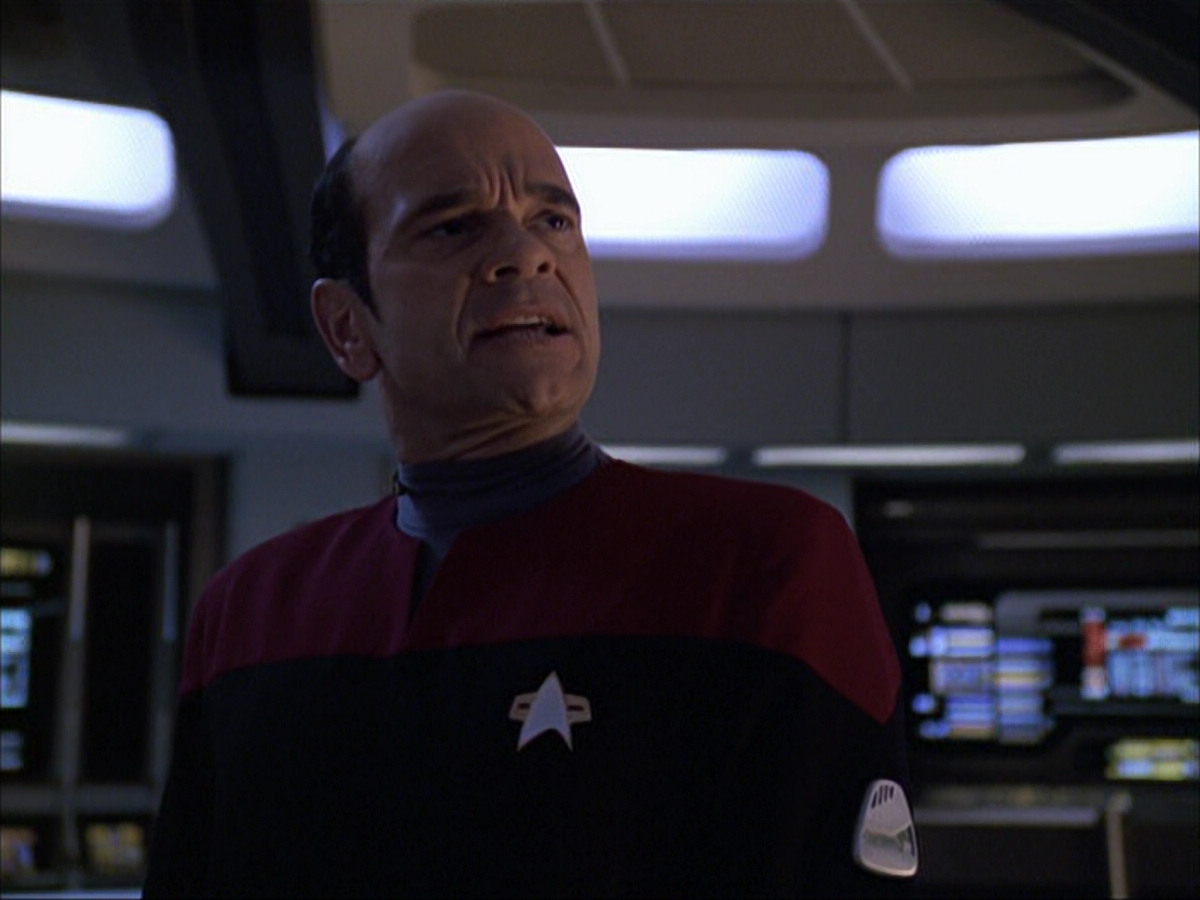 extant_StarTrek_VOY_6x04-TinkerTenorDoctorSpy_01560.jpg