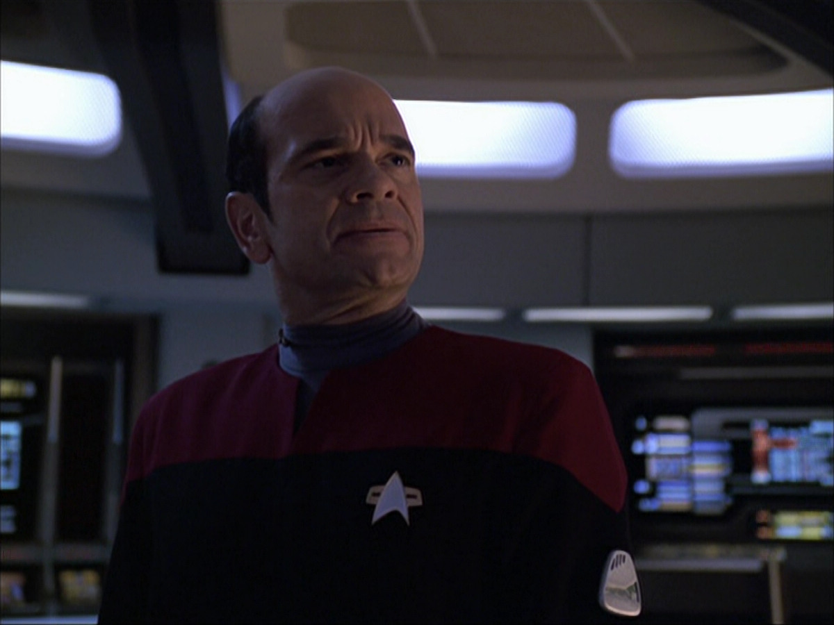 extant_StarTrek_VOY_6x04-TinkerTenorDoctorSpy_01562.jpg