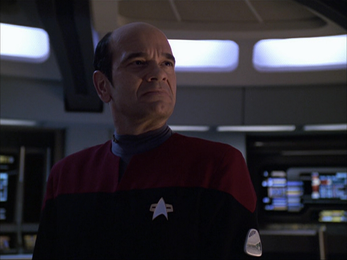 extant_StarTrek_VOY_6x04-TinkerTenorDoctorSpy_01578.jpg