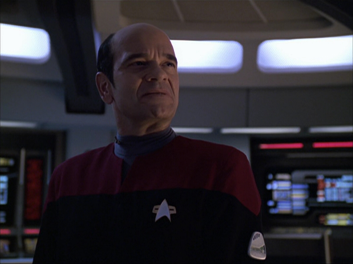 extant_StarTrek_VOY_6x04-TinkerTenorDoctorSpy_01581.jpg