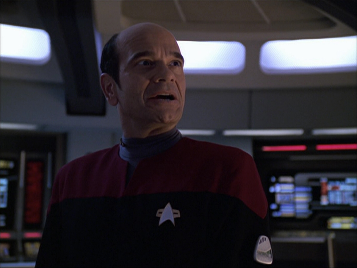 extant_StarTrek_VOY_6x04-TinkerTenorDoctorSpy_01590.jpg