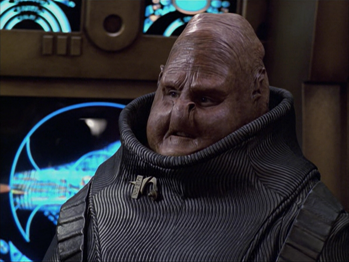 extant_StarTrek_VOY_6x04-TinkerTenorDoctorSpy_01683.jpg
