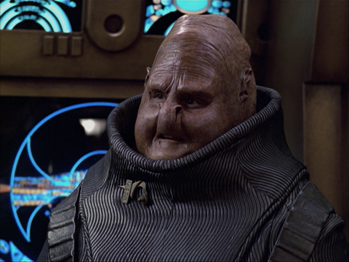 extant_StarTrek_VOY_6x04-TinkerTenorDoctorSpy_01685.jpg