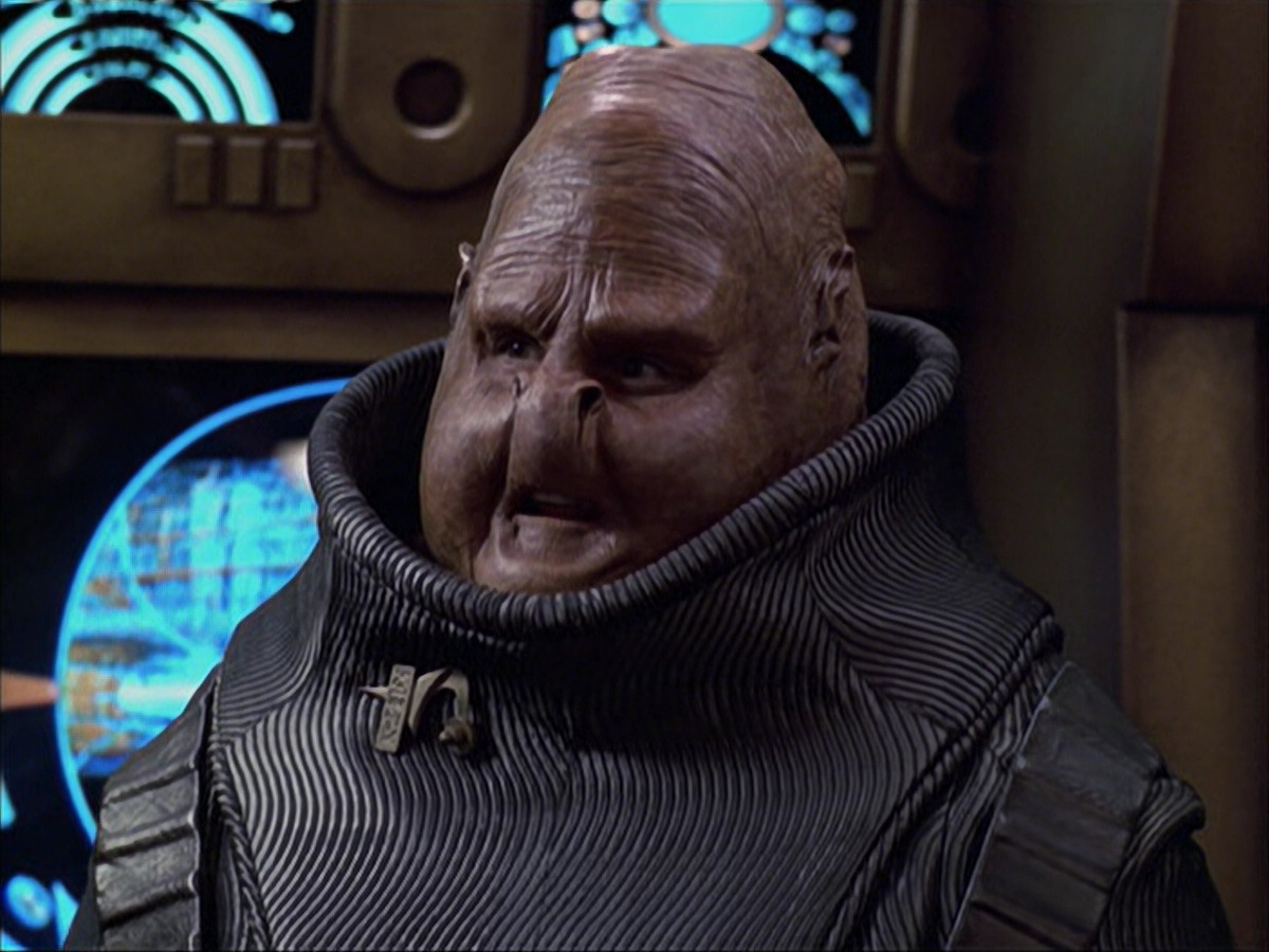 extant_StarTrek_VOY_6x04-TinkerTenorDoctorSpy_01702.jpg