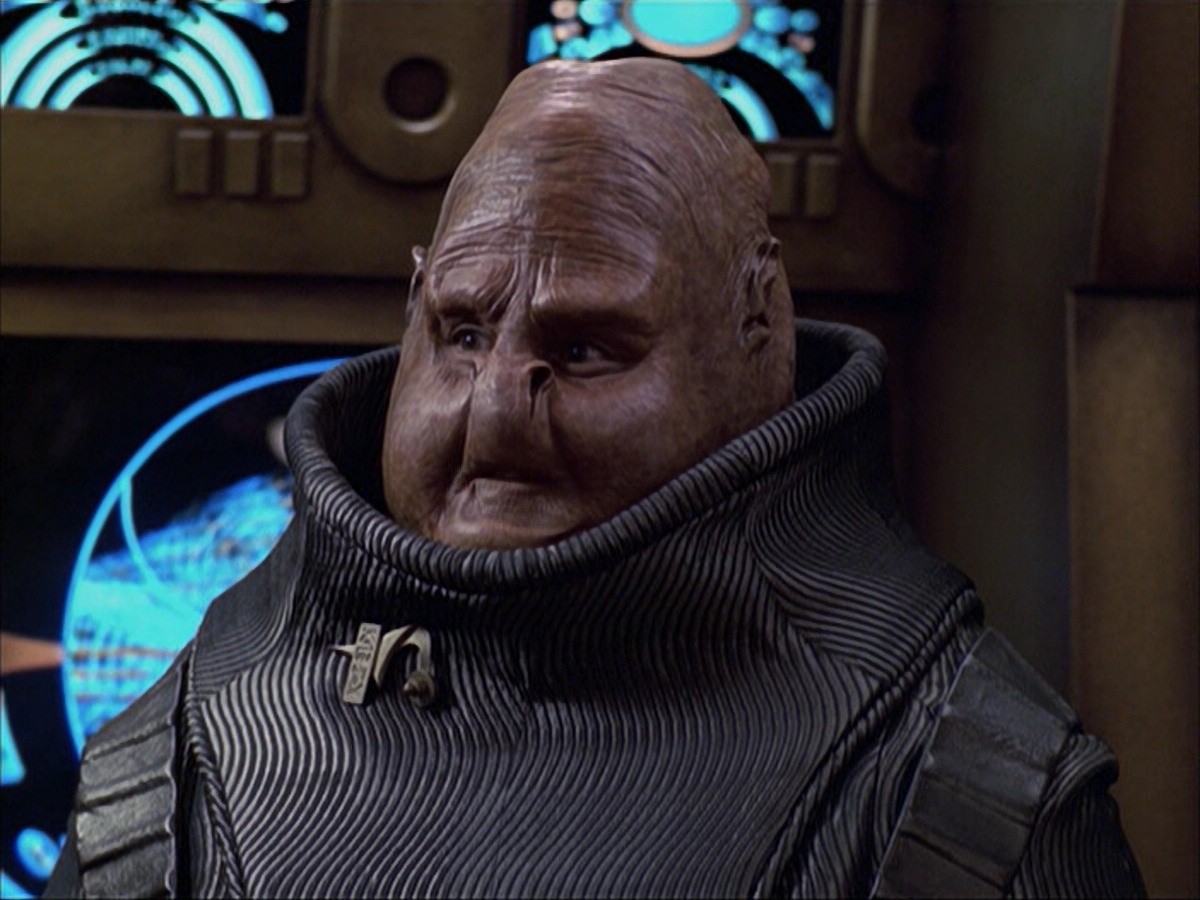 extant_StarTrek_VOY_6x04-TinkerTenorDoctorSpy_01703.jpg
