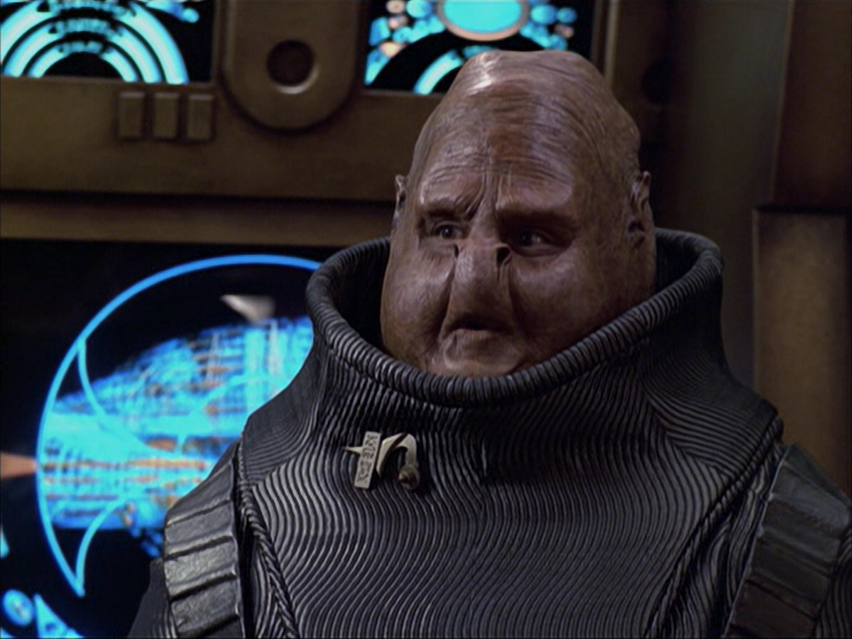 extant_StarTrek_VOY_6x04-TinkerTenorDoctorSpy_01709.jpg