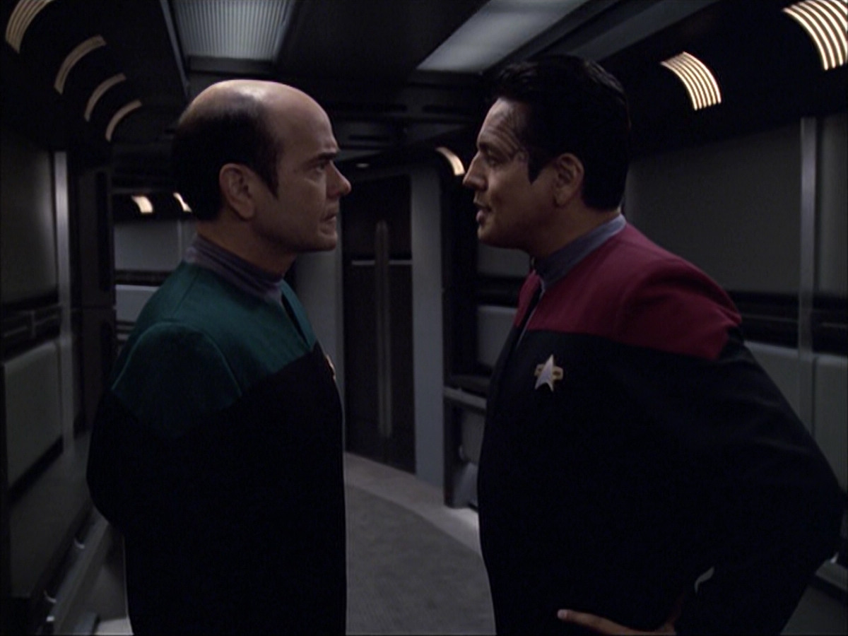 extant_StarTrek_VOY_6x04-TinkerTenorDoctorSpy_01771.jpg