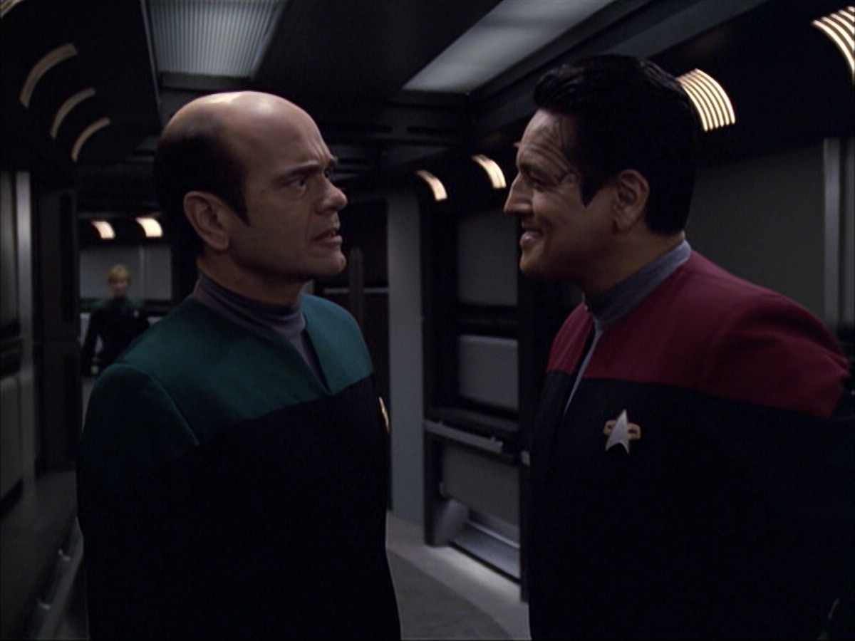 extant_StarTrek_VOY_6x04-TinkerTenorDoctorSpy_01783.jpg