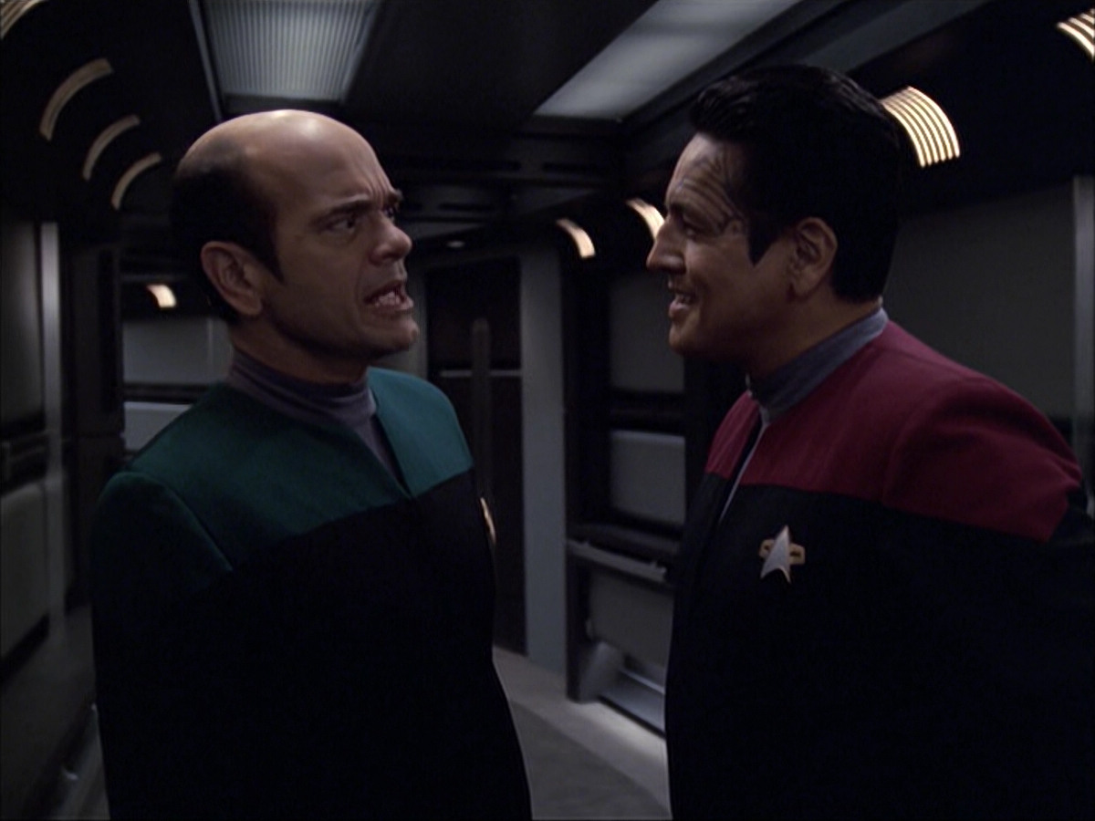 extant_StarTrek_VOY_6x04-TinkerTenorDoctorSpy_01784.jpg