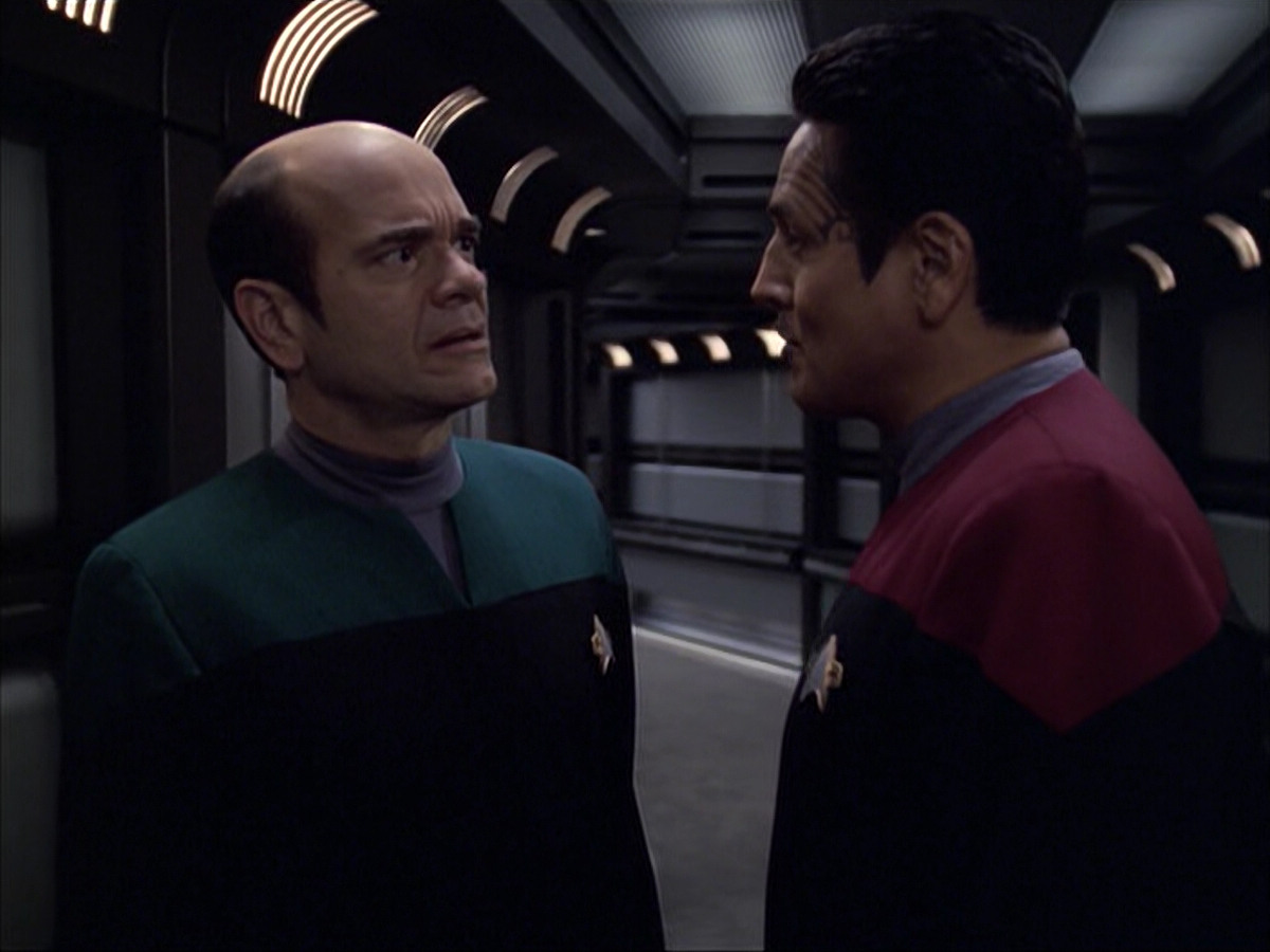 extant_StarTrek_VOY_6x04-TinkerTenorDoctorSpy_01791.jpg