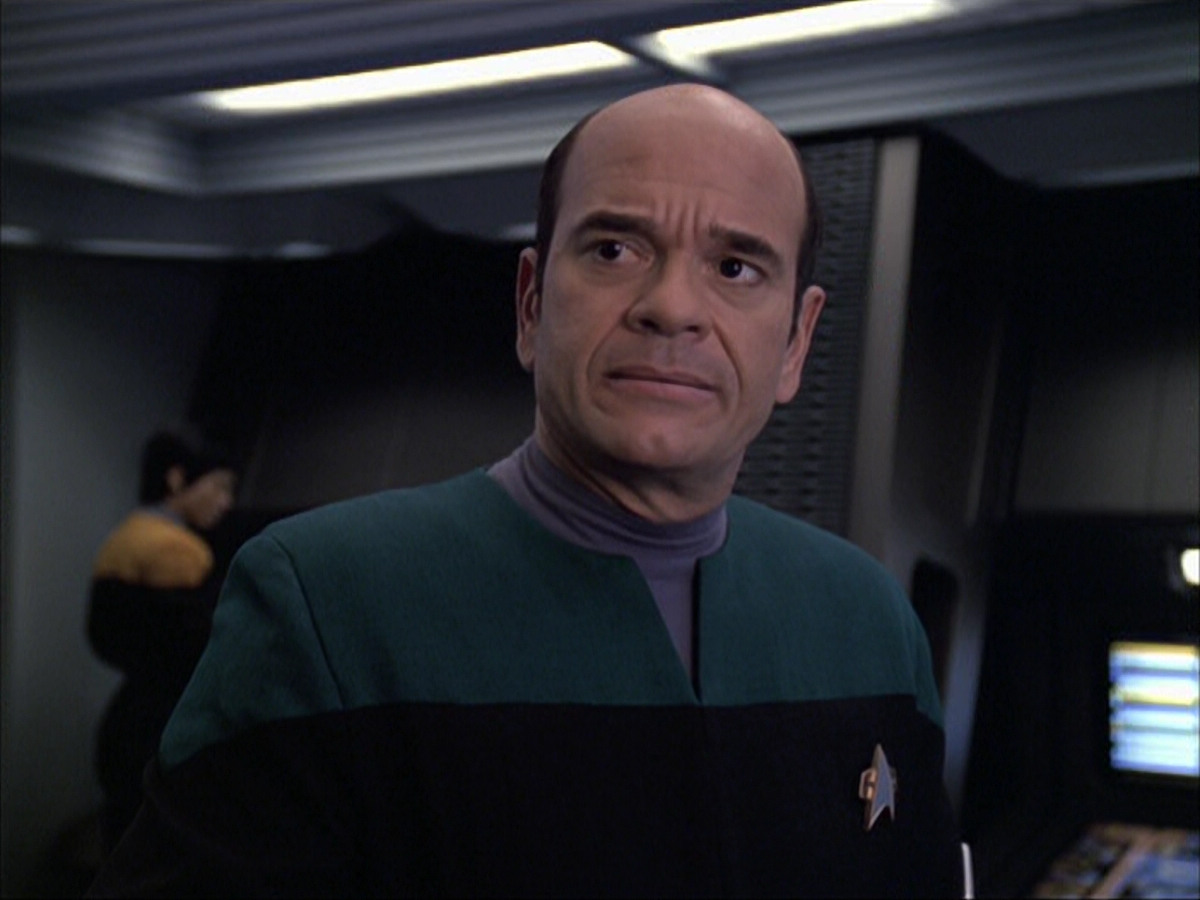extant_StarTrek_VOY_6x04-TinkerTenorDoctorSpy_01817.jpg