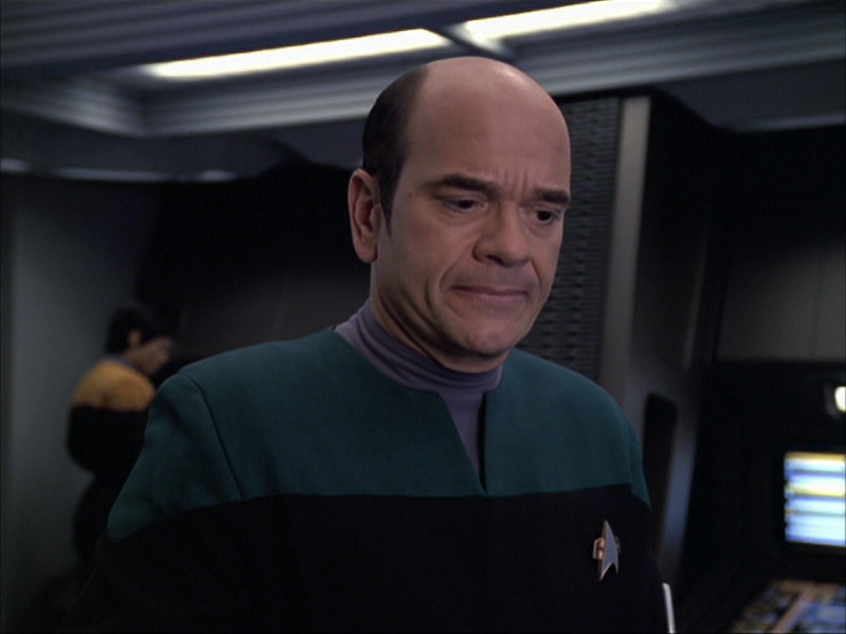extant_StarTrek_VOY_6x04-TinkerTenorDoctorSpy_01818.jpg