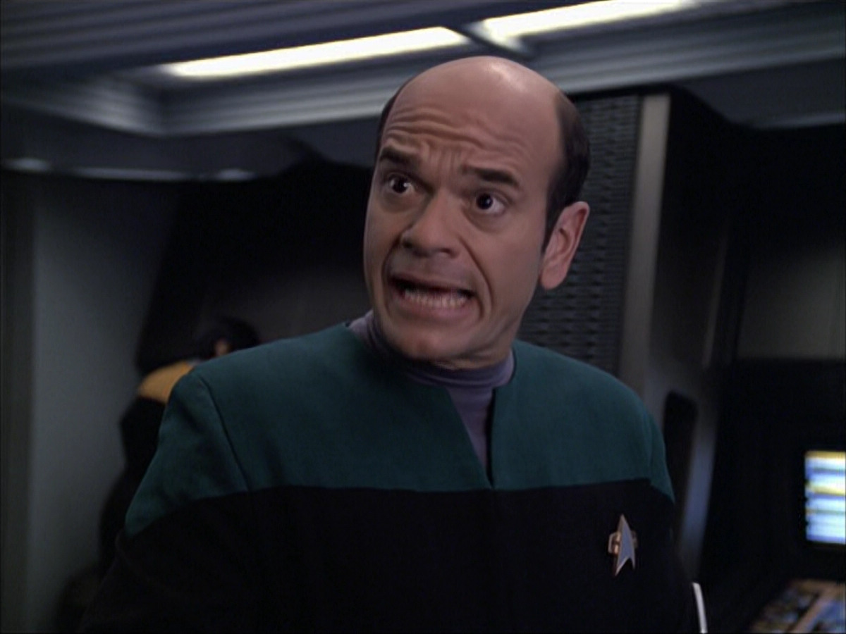 extant_StarTrek_VOY_6x04-TinkerTenorDoctorSpy_01822.jpg