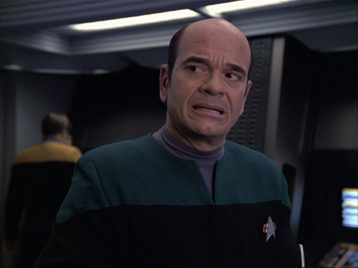 extant_StarTrek_VOY_6x04-TinkerTenorDoctorSpy_01832.jpg