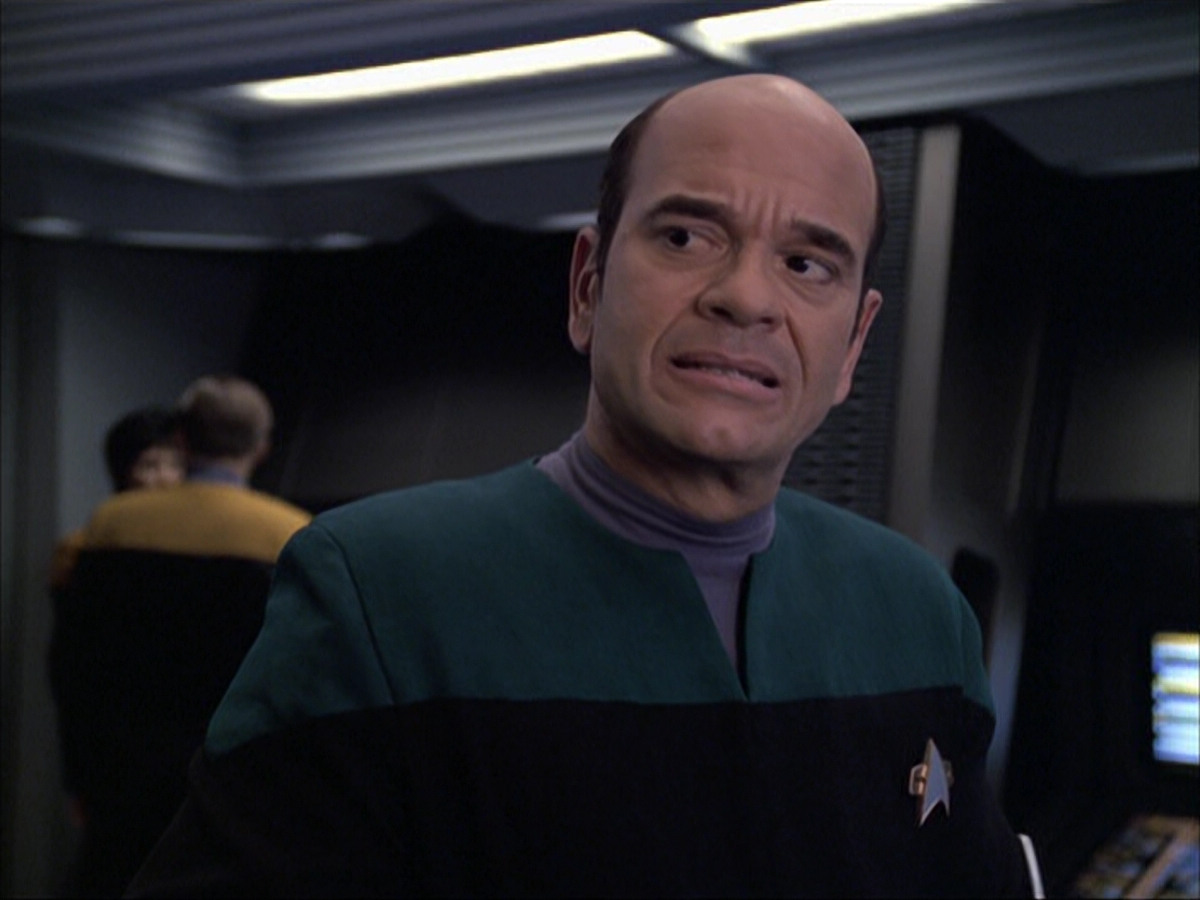extant_StarTrek_VOY_6x04-TinkerTenorDoctorSpy_01835.jpg