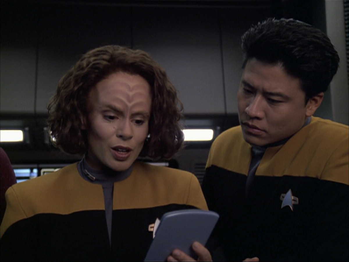 extant_StarTrek_VOY_6x04-TinkerTenorDoctorSpy_01839.jpg