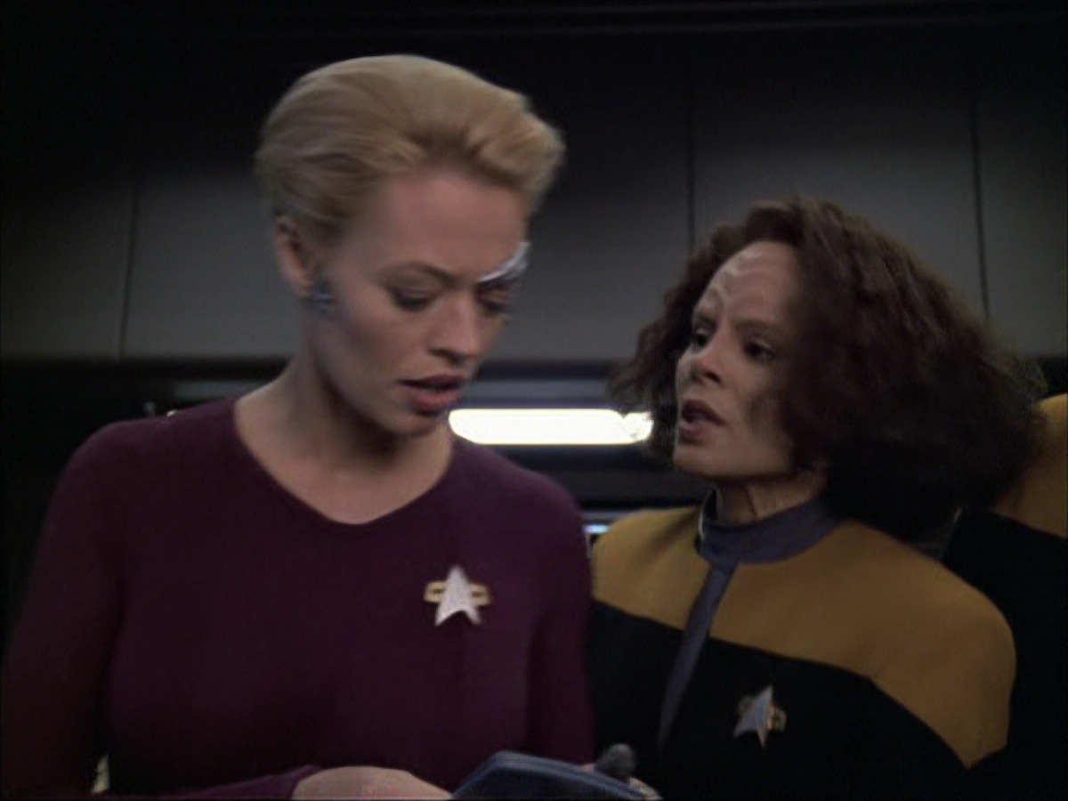 extant_StarTrek_VOY_6x04-TinkerTenorDoctorSpy_01846.jpg