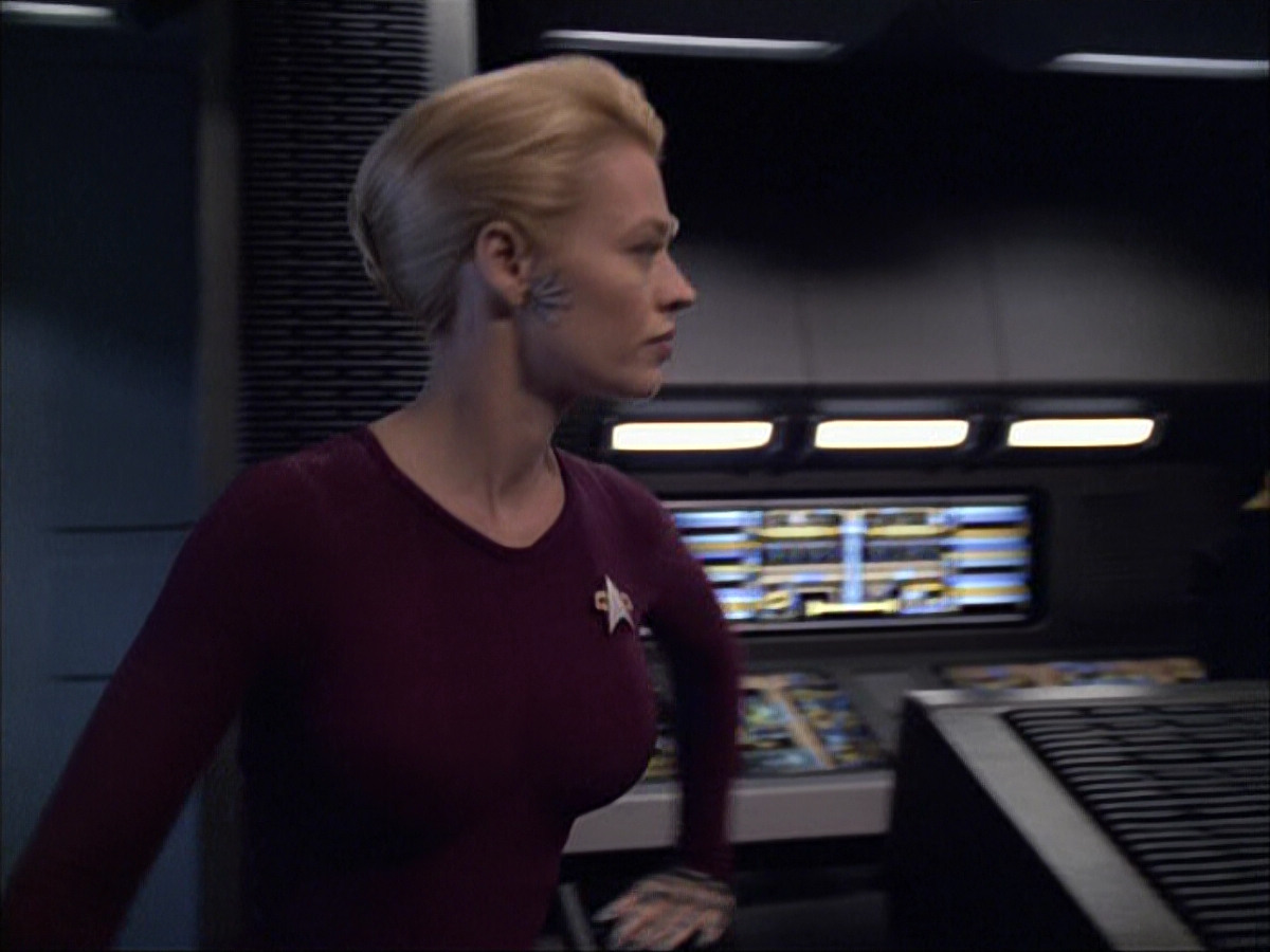 extant_StarTrek_VOY_6x04-TinkerTenorDoctorSpy_01852.jpg