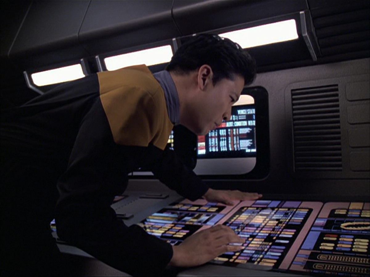 extant_StarTrek_VOY_6x04-TinkerTenorDoctorSpy_01871.jpg