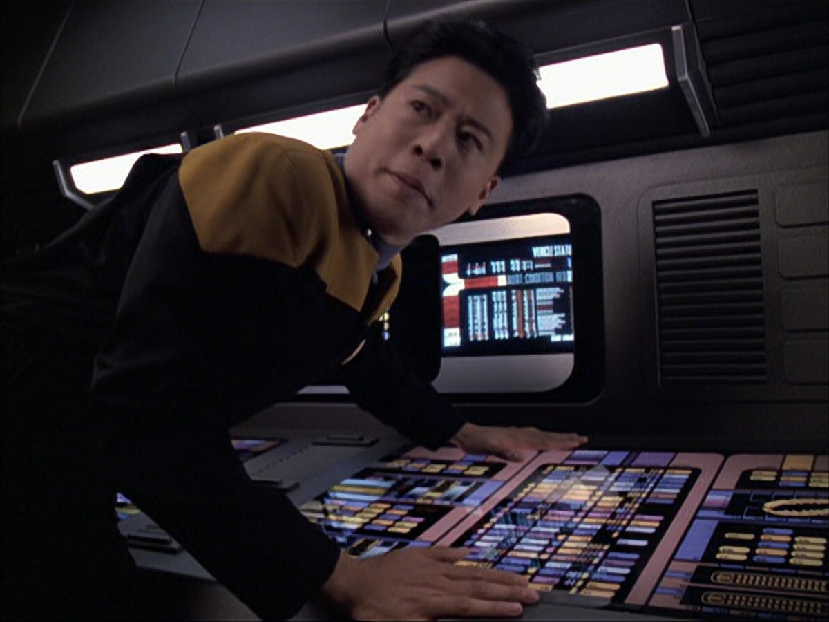 extant_StarTrek_VOY_6x04-TinkerTenorDoctorSpy_01872.jpg