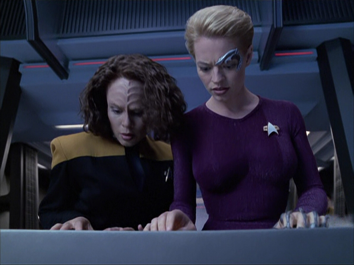 extant_StarTrek_VOY_6x04-TinkerTenorDoctorSpy_01881.jpg