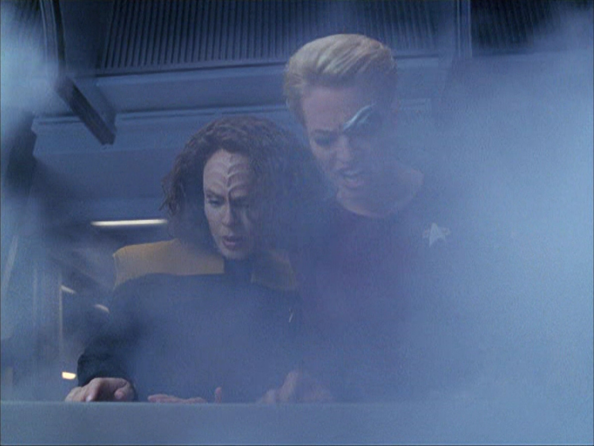 extant_StarTrek_VOY_6x04-TinkerTenorDoctorSpy_01887.jpg