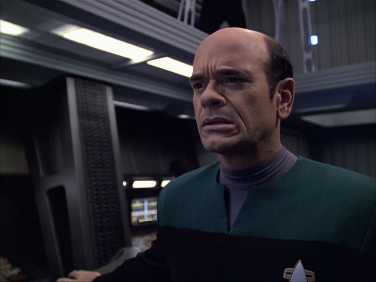 extant_StarTrek_VOY_6x04-TinkerTenorDoctorSpy_01896.jpg