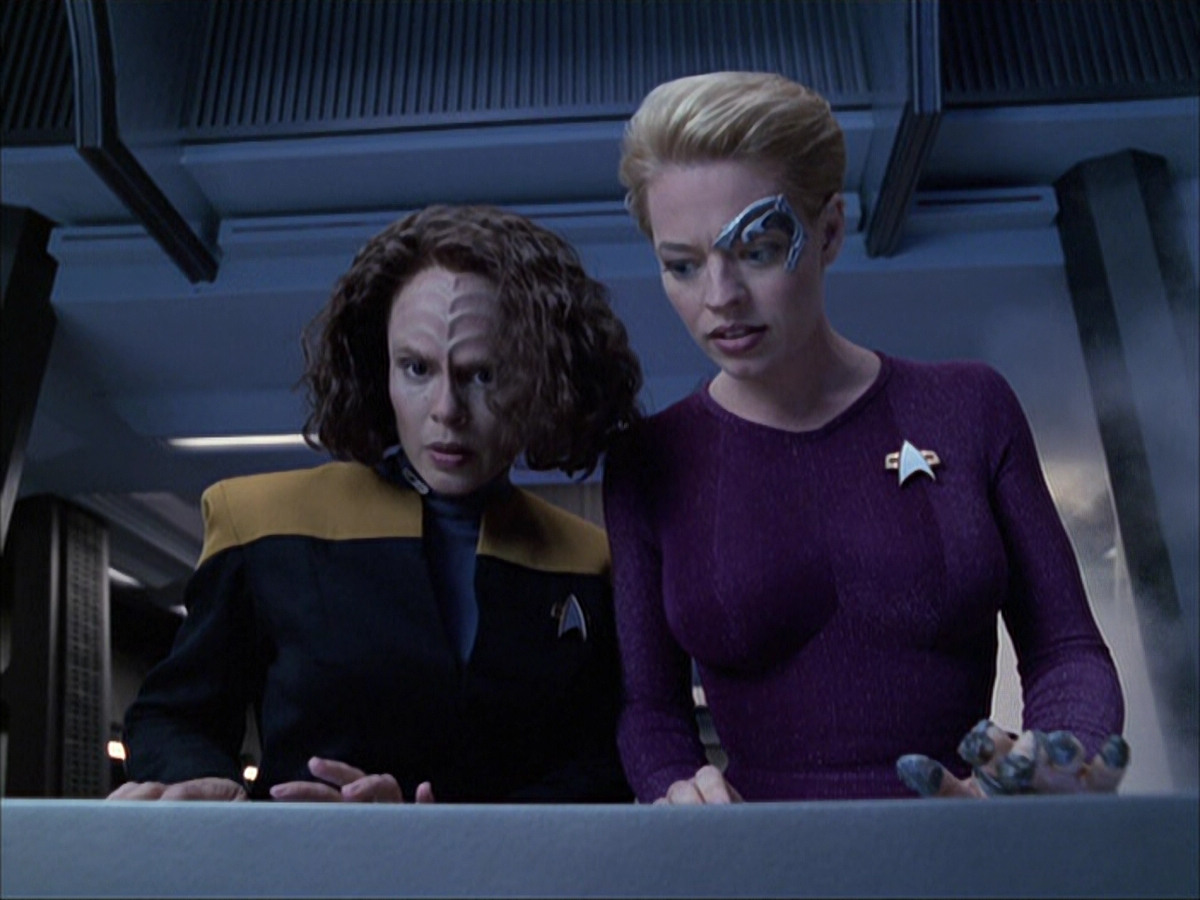 extant_StarTrek_VOY_6x04-TinkerTenorDoctorSpy_01903.jpg
