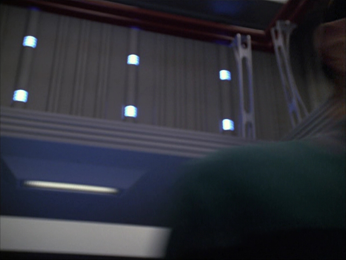 extant_StarTrek_VOY_6x04-TinkerTenorDoctorSpy_01922.jpg