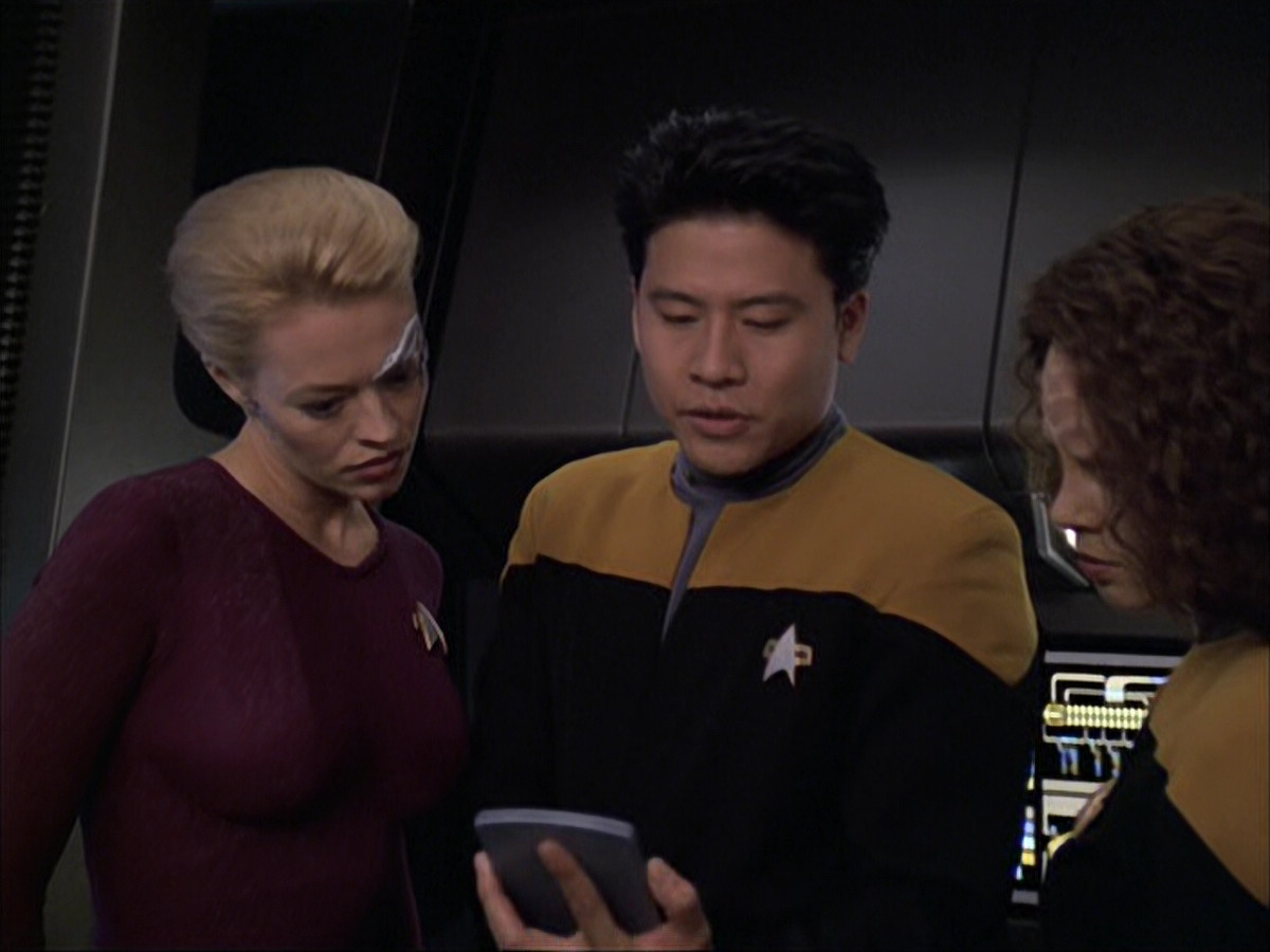 extant_StarTrek_VOY_6x04-TinkerTenorDoctorSpy_01929.jpg